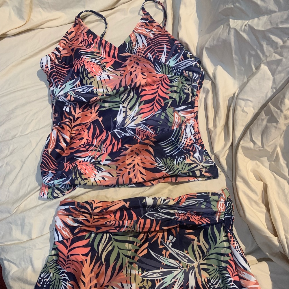 Cutest swimsuit! Unfortunately it didnt fit me but my loss is your gain